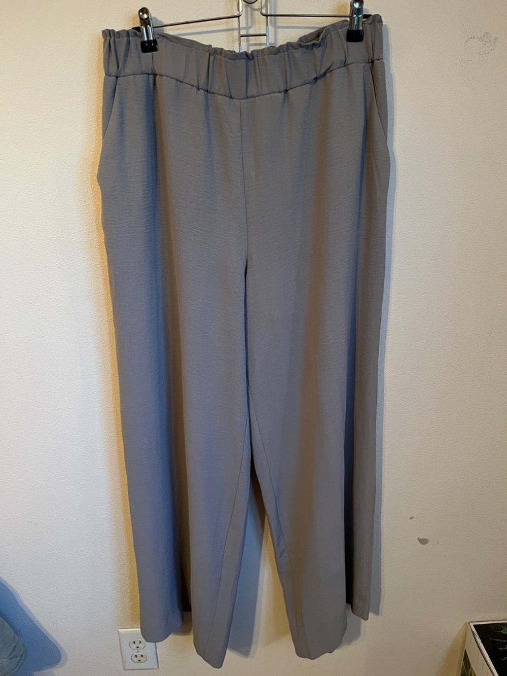 Hilary Radley Light Gray Wide-Leg Pull-On Pants